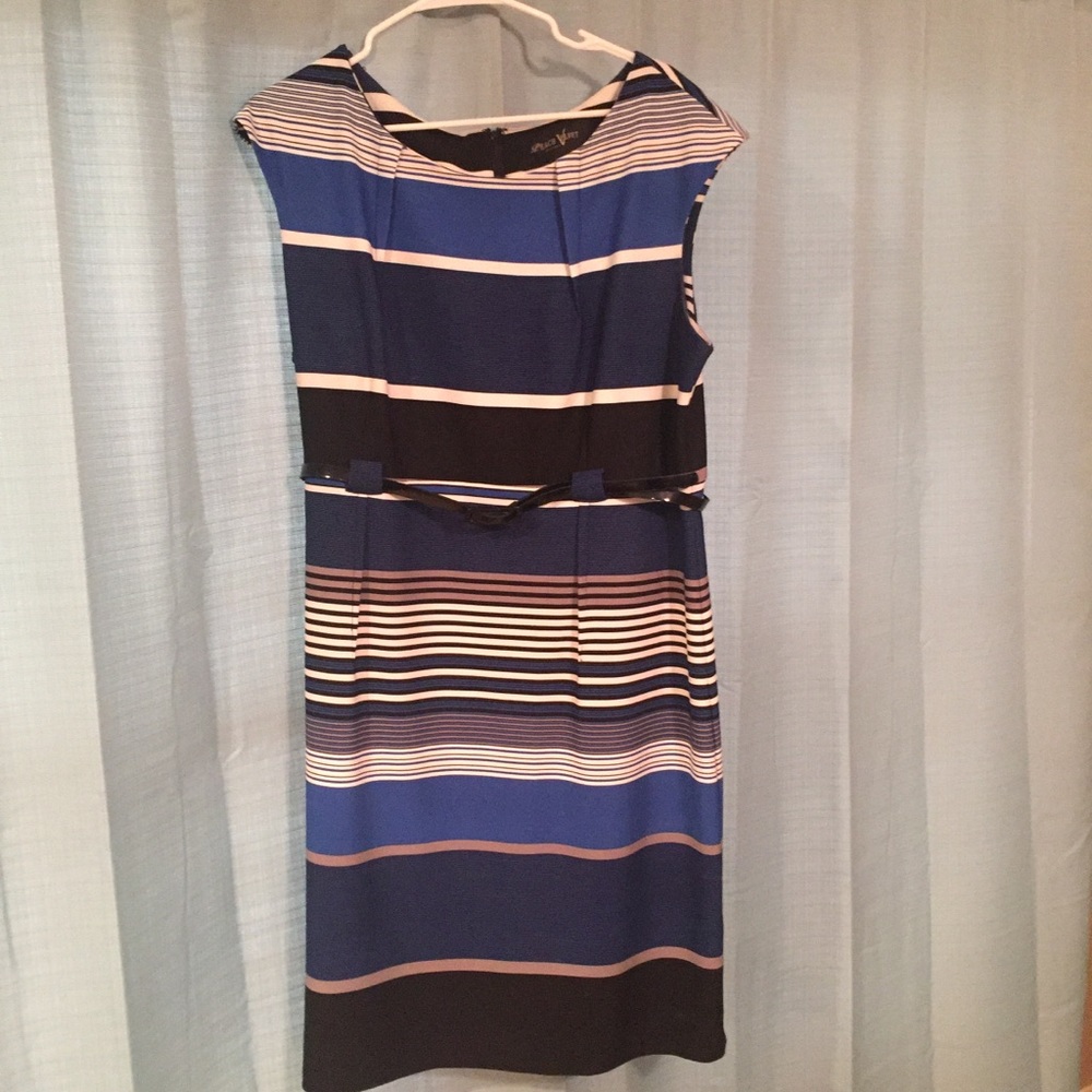 Dress-business appropriate
